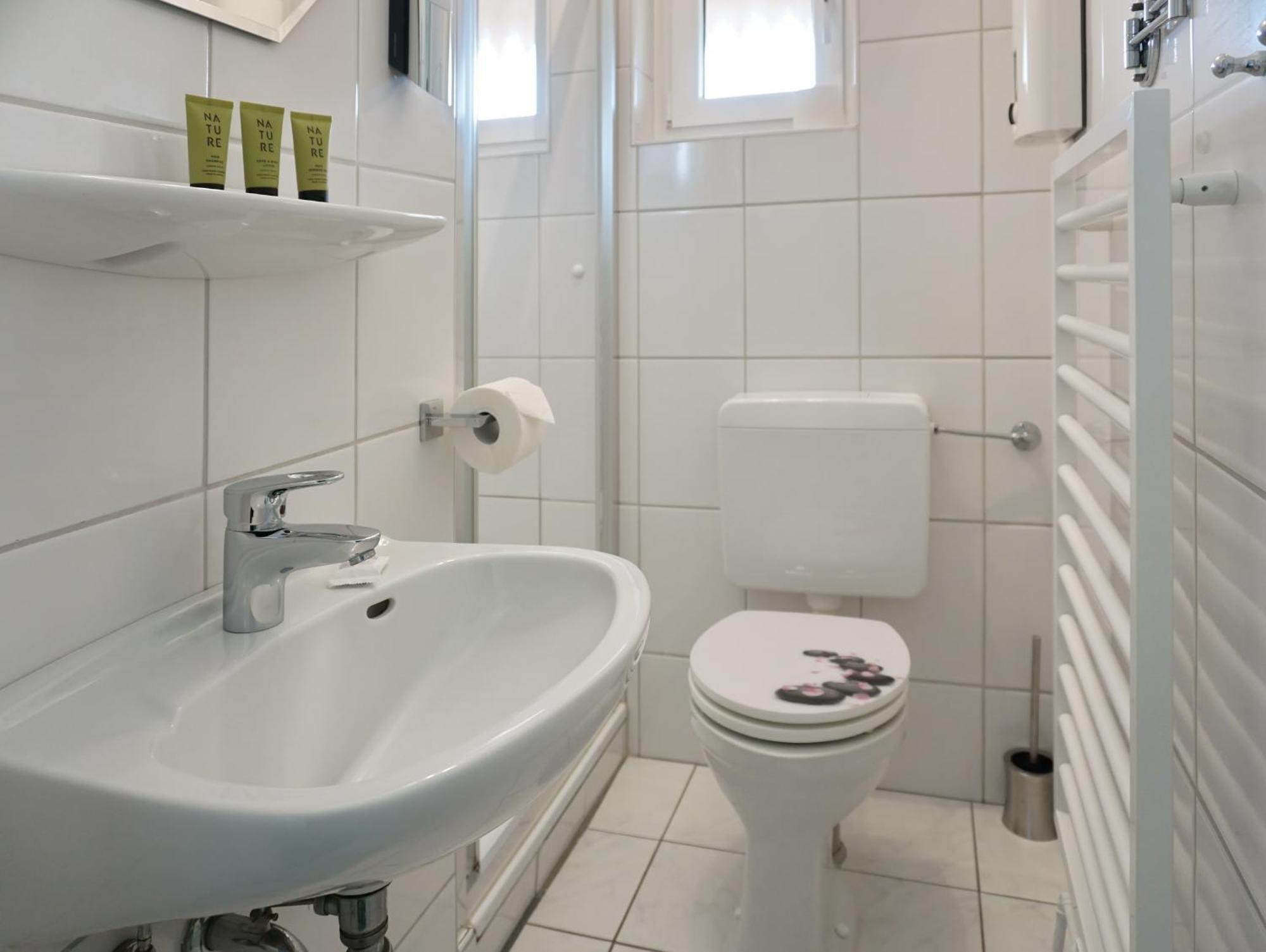 Henning Apartment *
